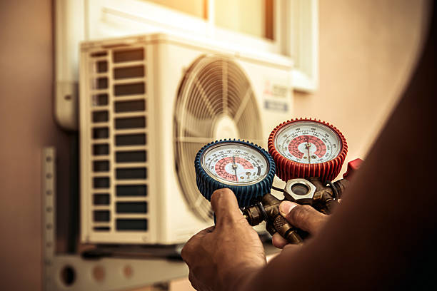 Professional Hvac technician working in Lutsen, MN